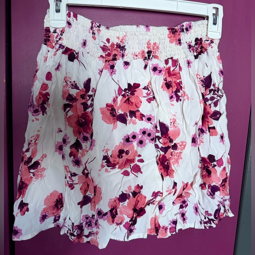 Garage Mini Skirt - Pink and White Floral - Picture 2 of 3